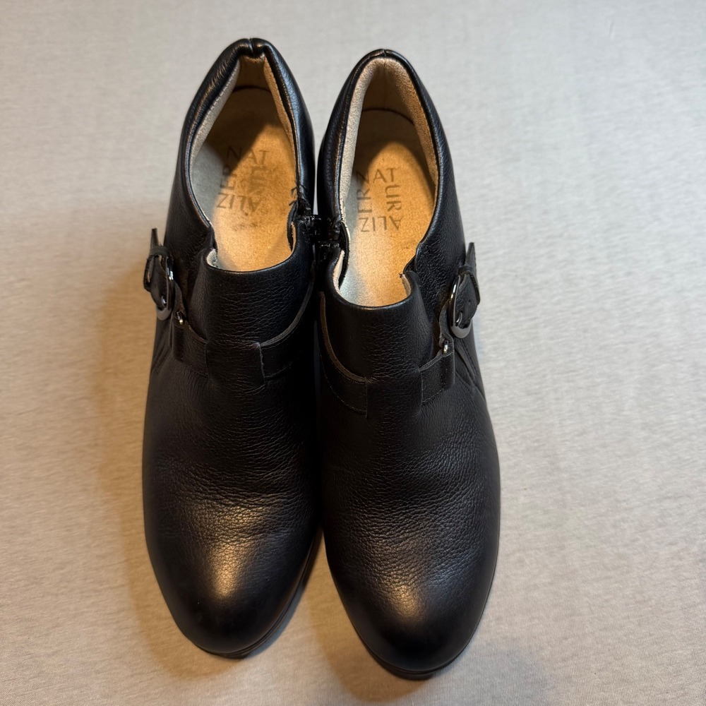 Naturalizer Hanna Black Leather Buckle Shooties Block Heel Ankle Boots Size 8.5M